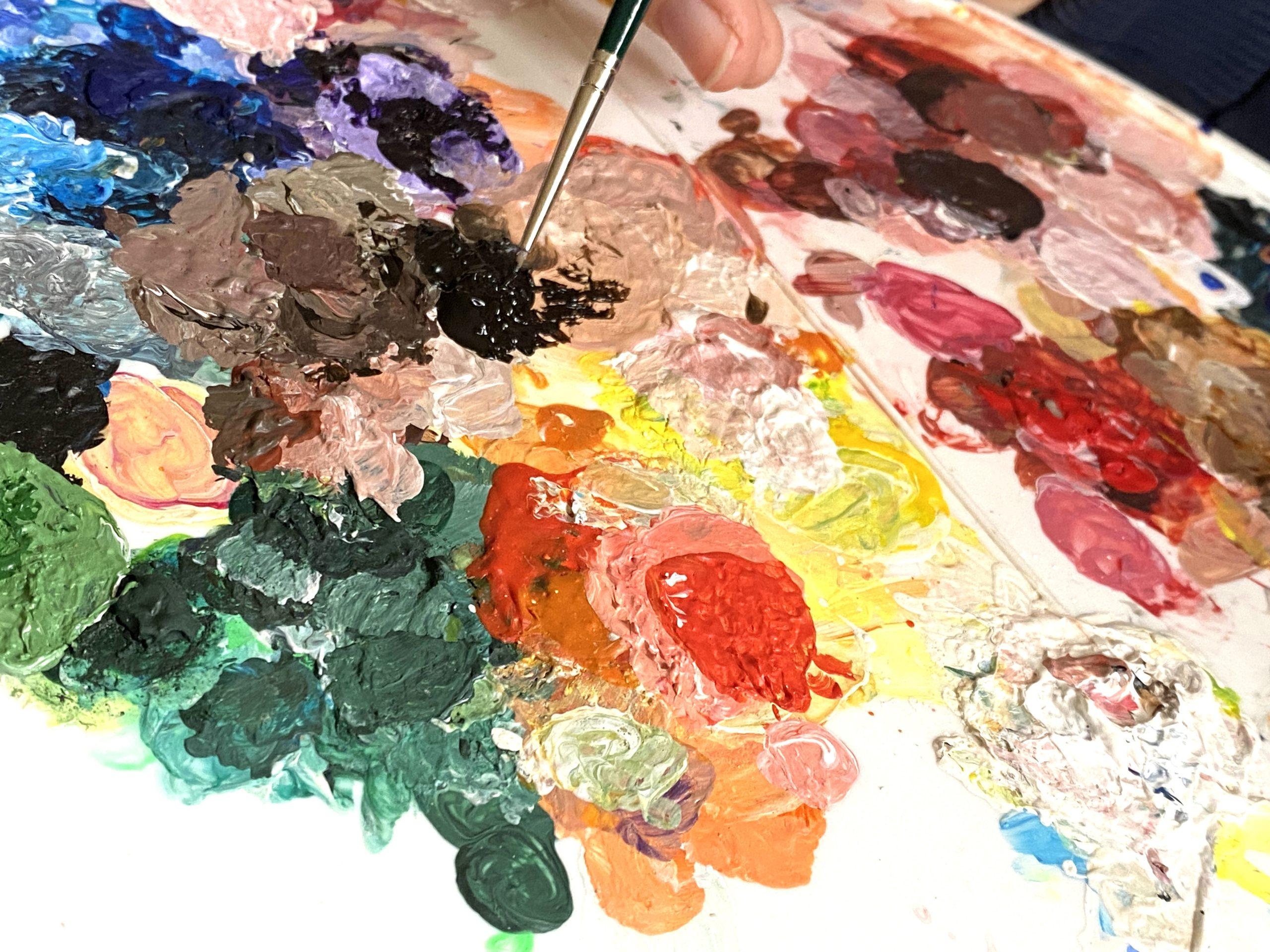 Kreativ-Workshop der KFD "Narzissen malen"